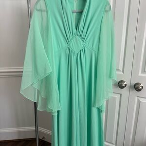 Vintage 1970s Elegant Mint Green Maxi Dress with Flowy Cape Sleeves